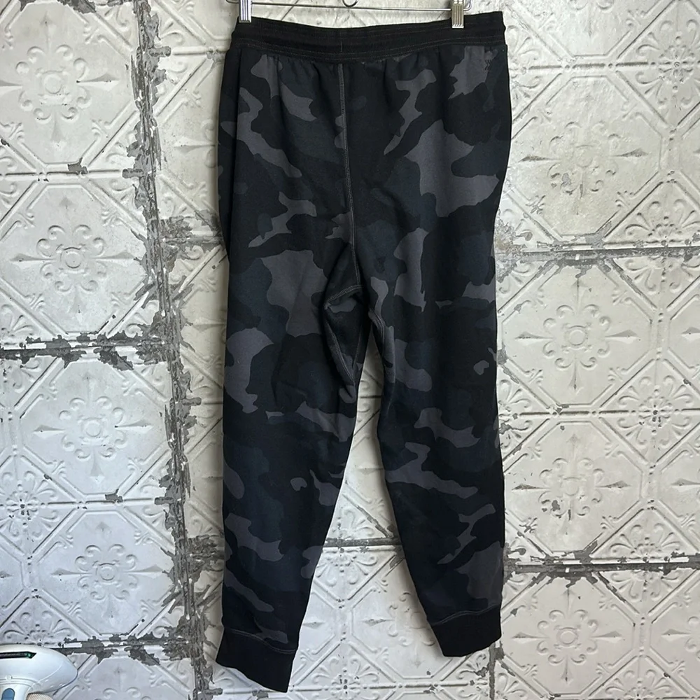 Men's Camouflage Jogger Pants - Picture 4 of 4